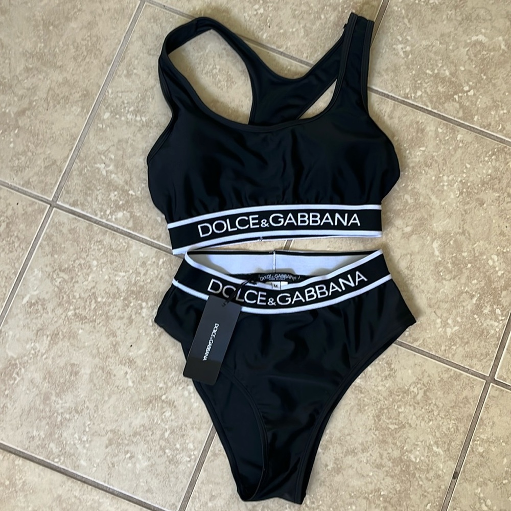 NWT D&G M set